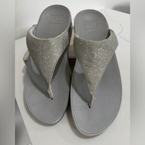 Fitflop Size 7 Lulu Shimmerlux Womens Sandal Silver Toe Post Slip-On